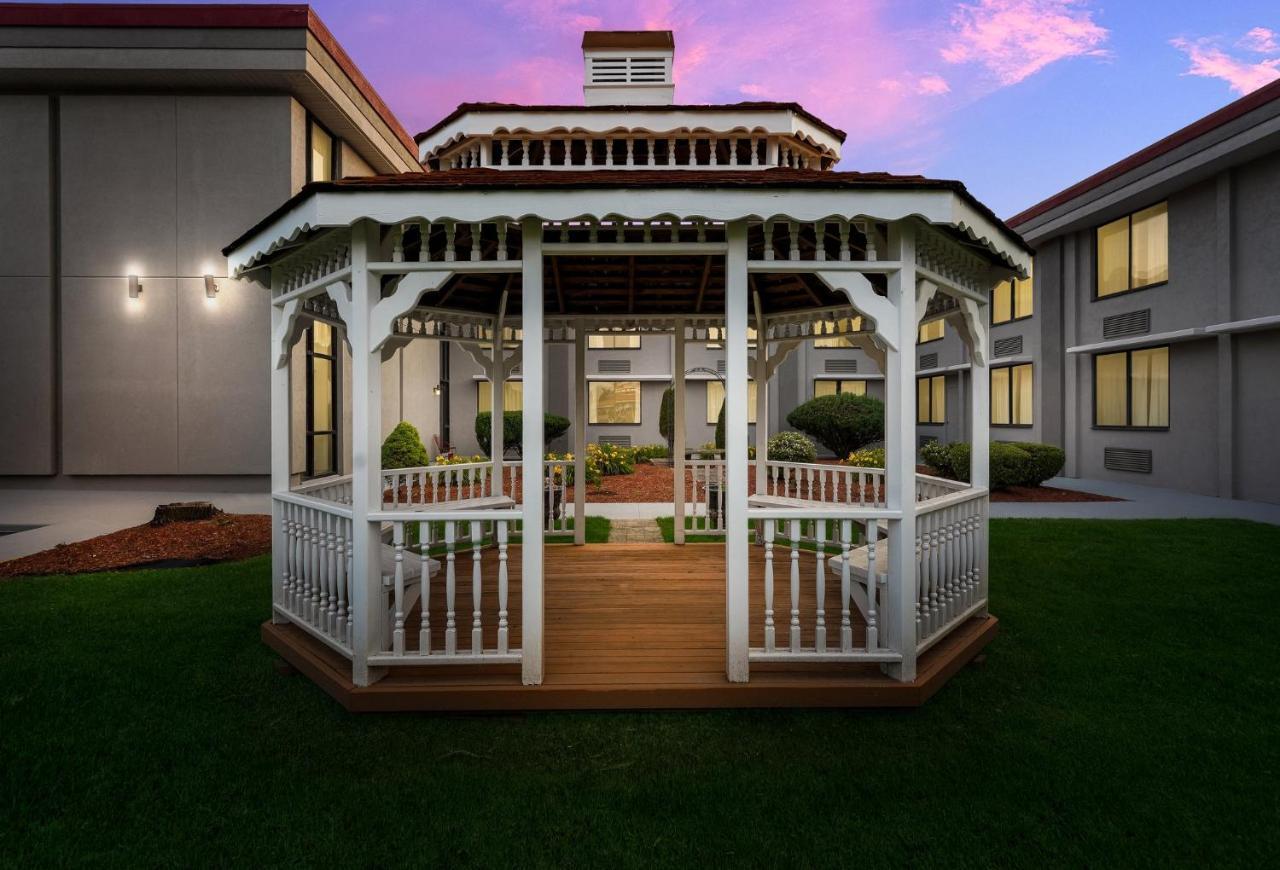 Hometowne Studios By Red Roof Painted Post Luaran gambar